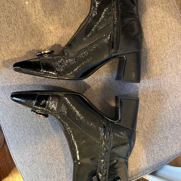 ZARA. Black Patent Leather Ankle Boots - Picture 3 of 6